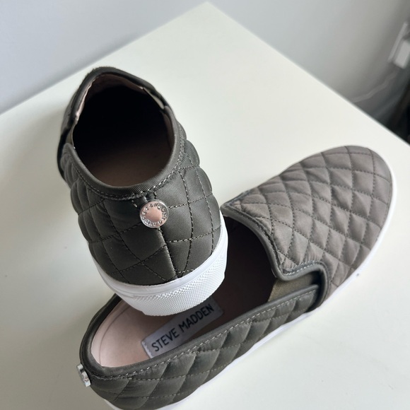 Quilted Slip-On Sneakers | Steve Madden Ecentrcq - Picture 2 of 4